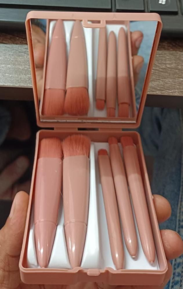5 in 1 Makeup Brush Set with Mirror Case Travel Friendly makeup kit